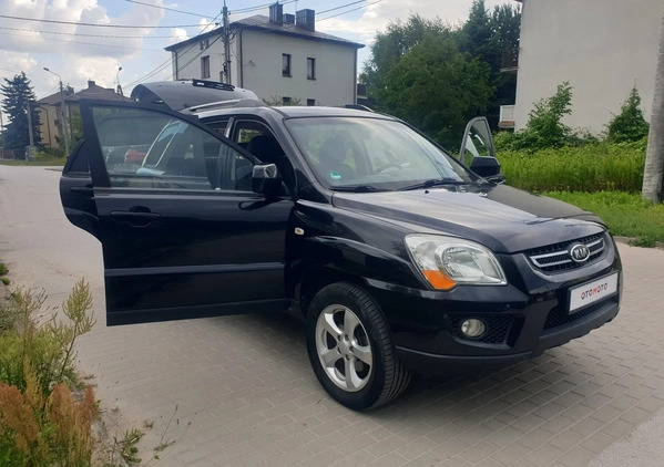 Kia Sportage cena 29000 przebieg: 187000, rok produkcji 2010 z Garwolin małe 301